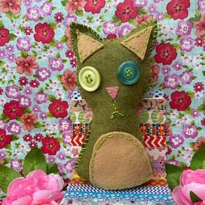 Handmade felt cat stuffie, spirit cat, charm cat, felt stuffed toy cat, cat plushie, gift for cat lovers