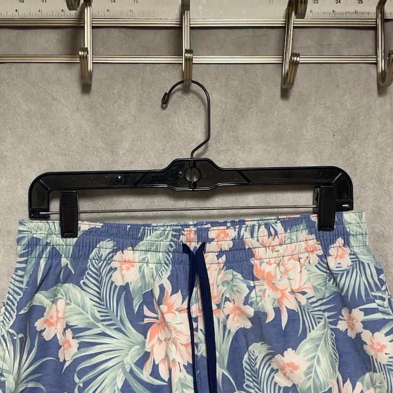 Chubbies Shorts Men's M Active Mesh Swim Trunks Brief Lined Floral Hawaiian 30 image 1