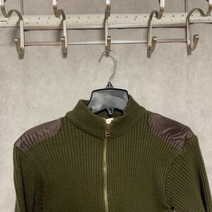 Suéter Rothco para hombre, talla M, color verde, estilo comando, tejido acanalado, cremallera de 1/4, parches en hombros y codos.