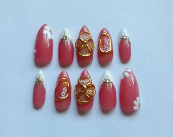 Niedliche handgemachte 3D Beachy Press On Nails | Pink, Weiß & Gold Nail Art | Sommerliche Urlaubsnägel
