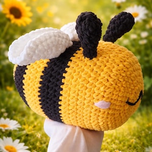 Crochet Big Bee Pattern PDF, Amigurumi Bee,  Easy crochet pattern, Bumblebee, spring insect theme, instant download pdf, soft stuffed animal