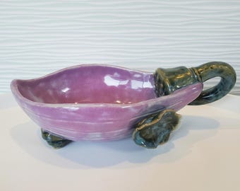 Plato de cerámica artesanal con forma de berenjena para el Día de Acción de Gracias, con base y asa.
