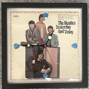 Beatles-Wanduhr „Gestern & Heute“ | Authentisches Upcycling-Dekor aus dem Jahr 1966
