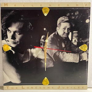 Reloj de pared reciclado del álbum The Lonesome Jubilee de John Cougar-Mellencamp