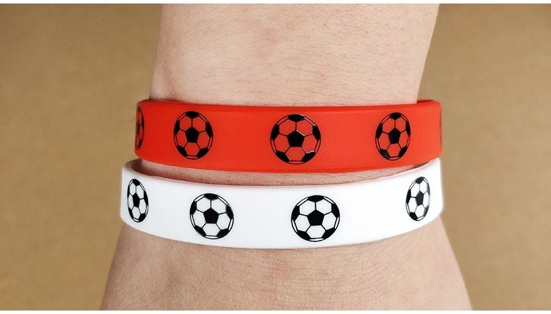 12 Bracelets Claques Football – PVC Durable – Motifs Colorés – Cadeaux Anniversaire Pour Enfants