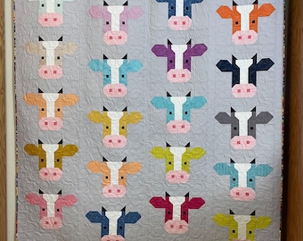 Handmade Colorful Cows Quilt: Annabelle Design, 66x70 Inches