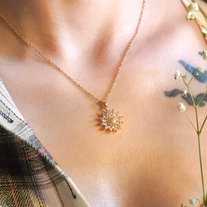 Earthly citizens deals sunflower necklace