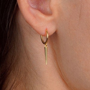 Sterling Silver Gatekeeper Earrings Edgy Art Fringe Handmade -    Earrings inspiration, Sterling silver earring hooks, Photo jewelry