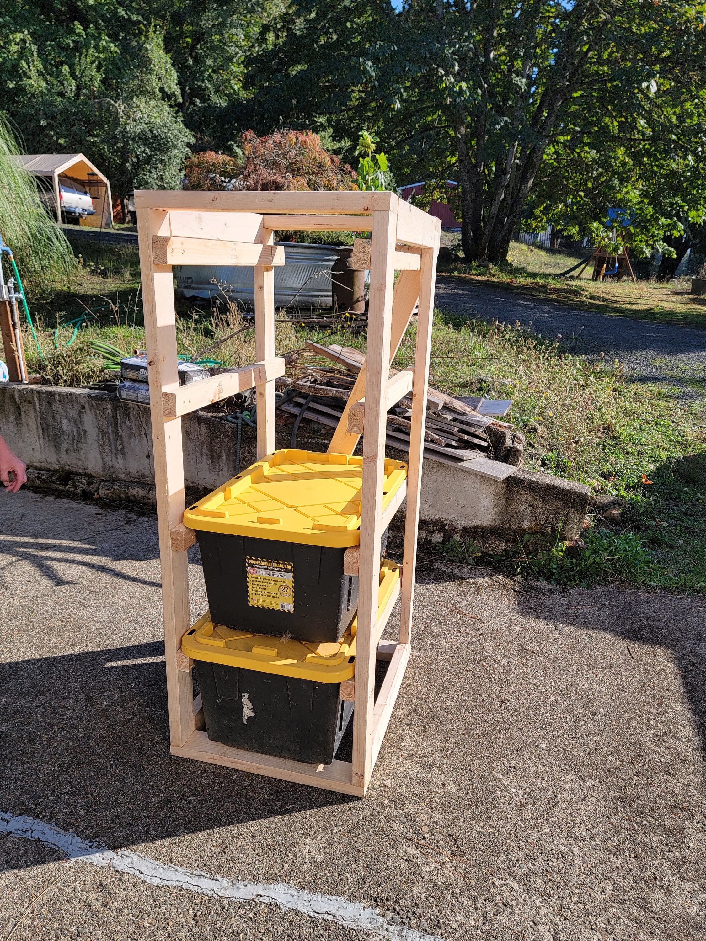 DIY Tote Rack Plans for the Member's Mark 27-gallon bins sold by