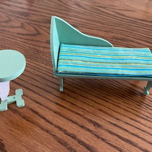 Miniature 1:12th scale chaise lounge/with pad and you can also purchase end table to match for your dollhouse/shadow box/room box/diorama.