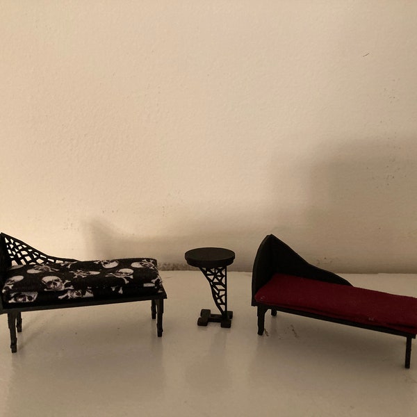 Miniature 1/24th scale spider chaise lounge or black plain chaise lounge for your haunted house/shadow box/room box/diorama.