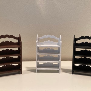 Miniature 1/24th scale bookshelf in four different colors for dollhouse/diorama.