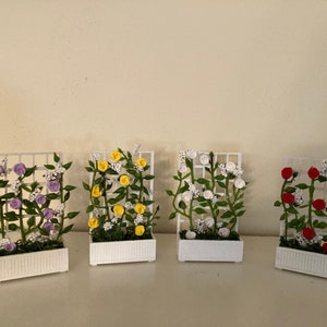 Adorable miniature 1:24th scale rose  trellis in 4 different colors for your dollhouse/room box/shadow box/diorama.