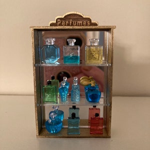 Men＆Joni luxury bag storage cabinet home perfume glass door luxury display  shelf