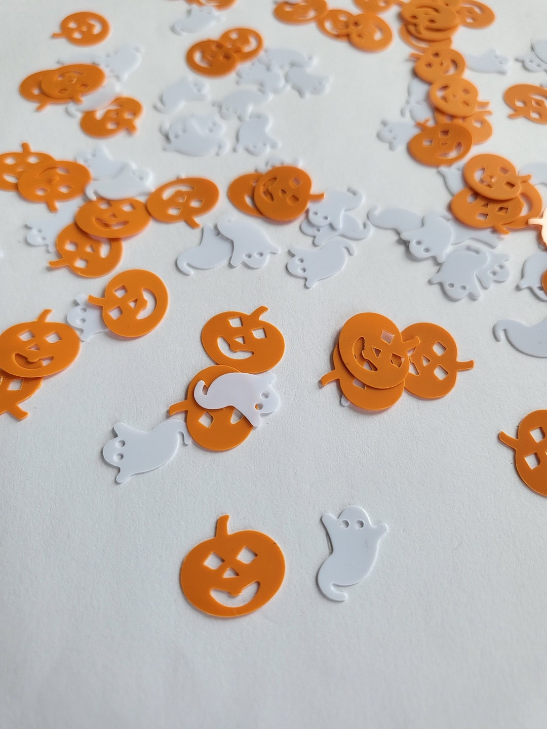 Halloween Decorations Confetti Ghosts and Pumpkins Orange White Spooky ...