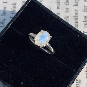 Handmade Oval Rainbow Moonstone Ring: 925 Sterling Silver Band
