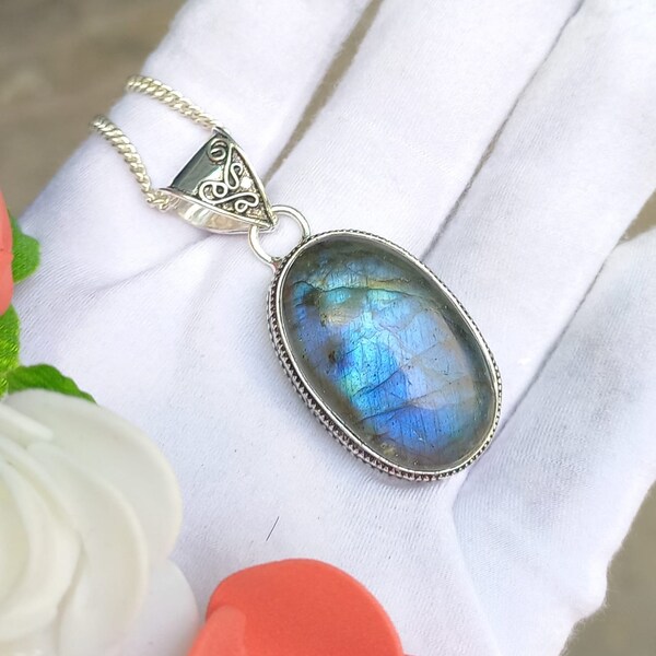 Handmade Labradorite Pendant: Vintage 925 Sterling Silver Necklace