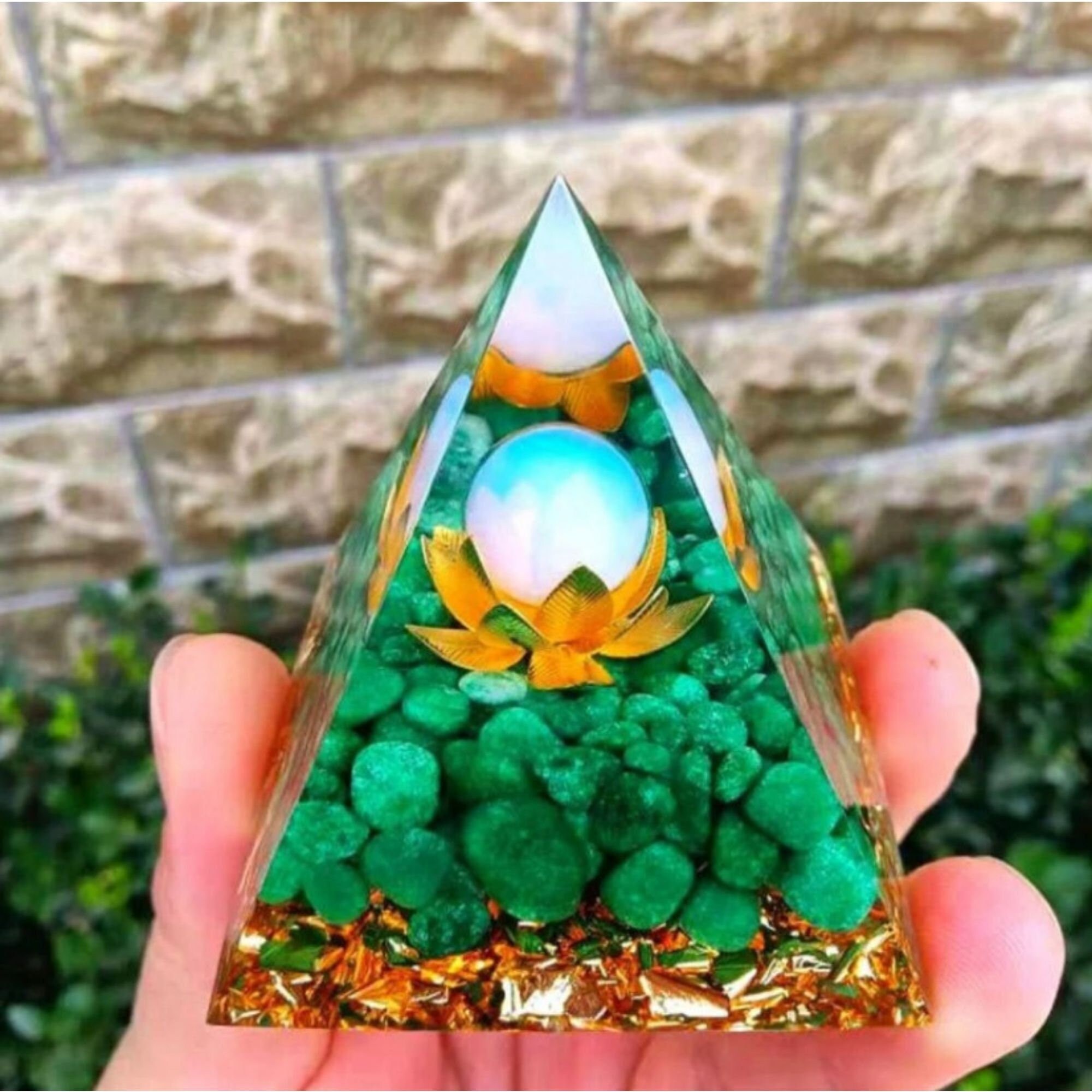Pierre Précieuse Verte Orgone Pyramide Obsidienne Orgonite, Opalita Sphère de Cristal.