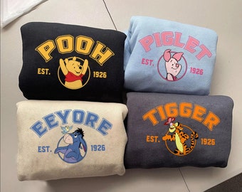 Winnie The Pooh Characters Print Sweatshirts, Ourson, Porcinet, Tigrou, Chemise de film de dessin animé, Chemise de couple, Cadeau de Noël PNIS200-203
