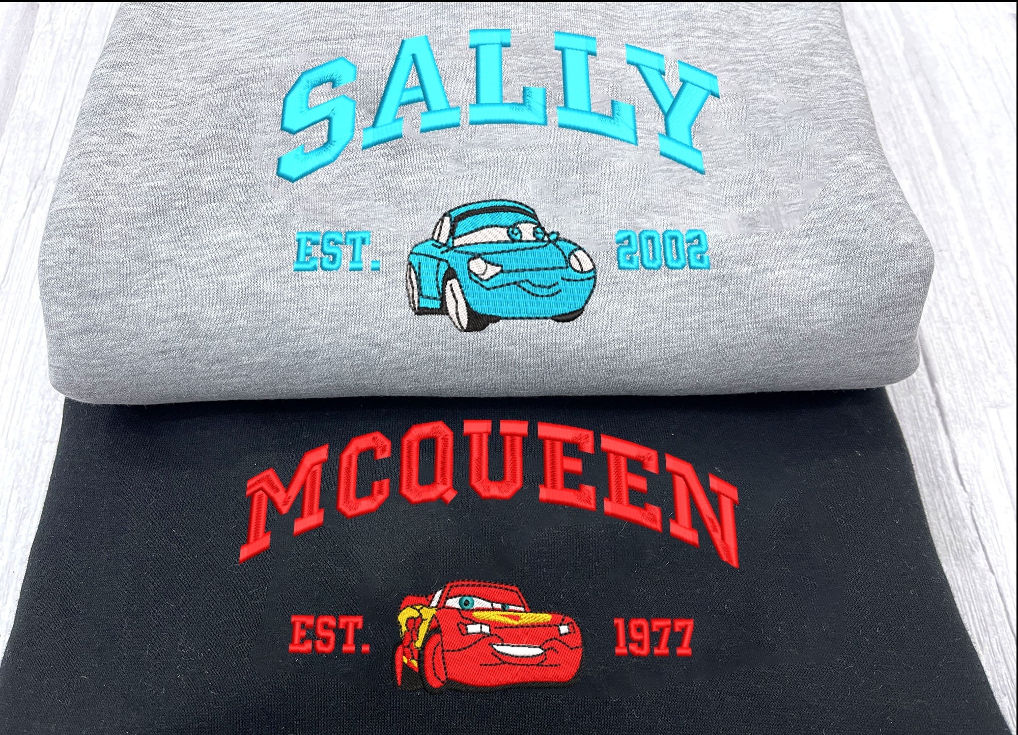 Discover Dessin AniméV oitures Mcqueen x Sally Sweatshirt Brodé