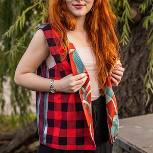 Reversible vest vintage print checkered pattern, red color palette, 100% cotton fabric, patchwork, unique double-side