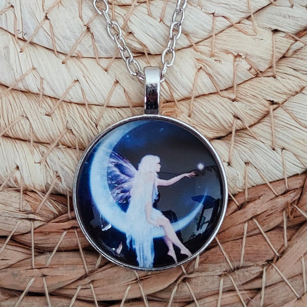 Pendentif cabochon fée lune en verre avec collier en acier inoxydable