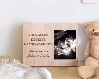 Gepersonaliseerde gegraveerde fotolijst om de zwangerschap aan de grootouders aan te kondigen, zwangerschapsaankondiging voor familie, cadeau voor grootouders, aankondiging van de geboorte
