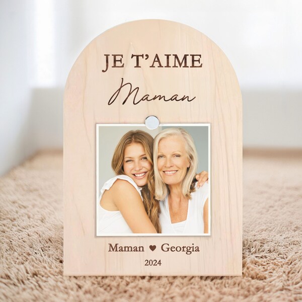 Personalized Mother's Day photo frame, gift to say I love you mom, Mother's Day unique gift in engraved wood