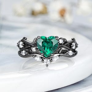 Herz Smaragd Verlobungsring Set Schwarz Gold Blatt Zweig Natur inspiriert Ehering Gothic Moissanite Curved Stacking Ringe für Frauen Geschenk