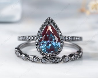 Vintage Black Gold Pear Cut Alexandrite Engagement Ring Set, Unique Black Moissanite Halo Bridal Set, Alexandrite Wedding Promise Ring Gift