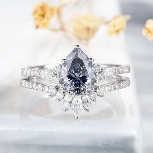 Vintage Pear Cut Gray Moissanite Engagement Ring Set ,14K Rose Gold Grey Moissanite Wedding Set, Art Deco Moissanite Bridal Set Promise Ring