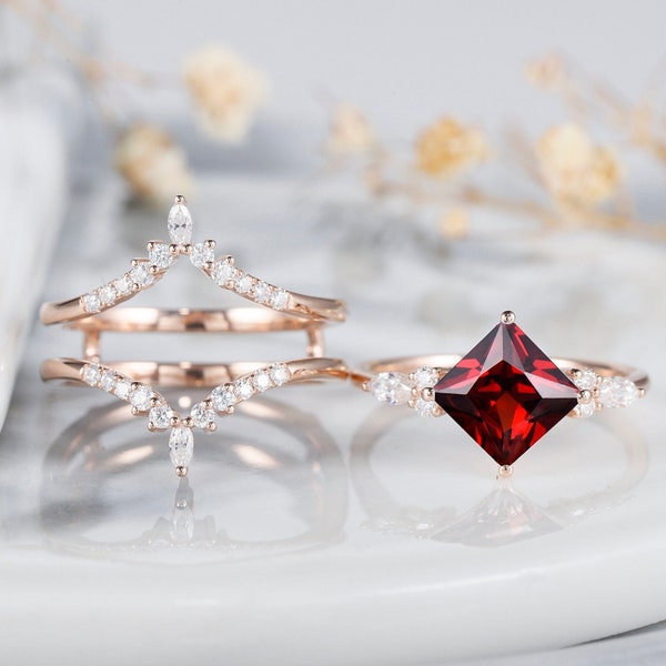 Princess Cut Garnet Wedding Ring Set, Unique Rose Gold Garnet Bridal Set,  Garnet Engagement Ring with Ring Guard and Spacer Gift for Women