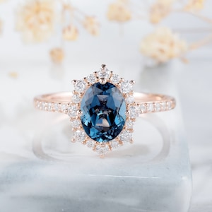Vintage Oval Cut London Blue Topas Halo Moissanite Verlobungsring, Einzigartige Rose Gold Topas Blumen Versprechen Ring Topas Ehering für Frauen