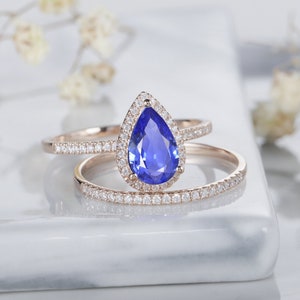 Pear Shaped Vivid Blue Sapphire Ring Set, Blue Sapphire Halo Wedding Set, Rose Gold Cornflower Blue Sapphire Bridal Set, Engagement Ring