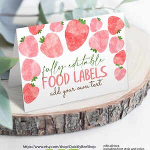 Bewerkbare aardbeienplaatskaarten, voedseletiketten, meisjesbessenverjaardagsversieringen, bloemenaardbeienbabyshowerdecor, desserttafeltentkaarten