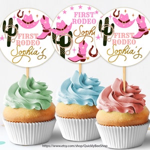 Editáveis Meu primeiro topper de cupcake de aniversário de rodeio, toppers de bolo de festa de vaqueira, modelo de rancho do oeste selvagem para impressão, download digital instantâneo