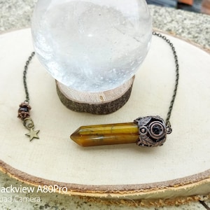 Tiger&#39;s eye dowsing divinatory pendulum