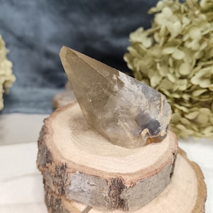 Point of white raw calcite (French deposit)