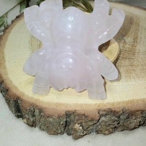 Large spider carved in rose quartz