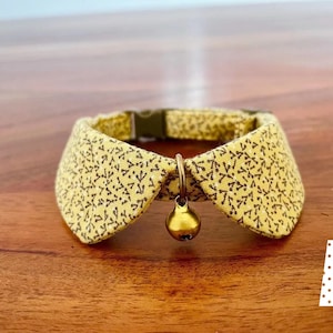 Pet/Cat/Kitten/Dog Collar/Break-Away Clasp / Fabric Collar/ Christmas Present/yellow/Handmade/ Collar shape