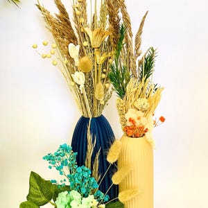 Vase for dried flowers