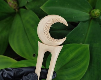 Horquilla para el cabello tallada a mano con forma de media luna: pasador/sujetador de moño de madera de cocodrilo.