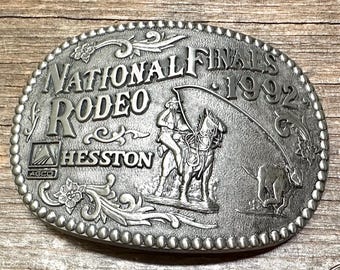 Begränsad upplaga 1992 Hesston NFR Calf Roper minnesspänne i silver
