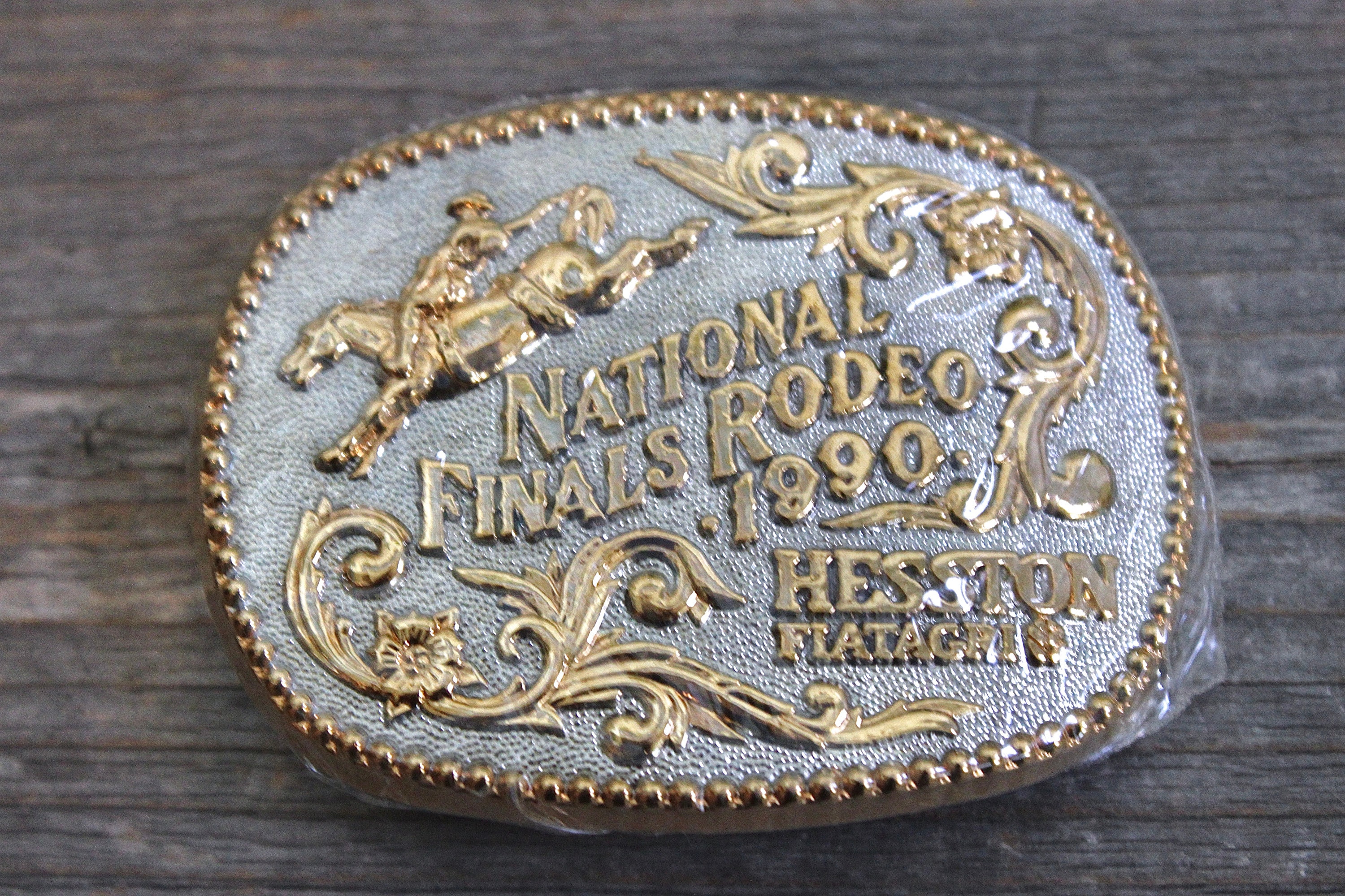 スラッシュメタル〇BELLZLLEB／ベルゼルブ 90年2nd Hesston 1990 NFR Gold & Silver *SMALL * Bronc Rider Belt Buckle