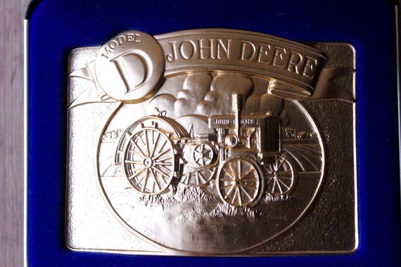 1988 Gold John Deere Buckle *New* - image 3