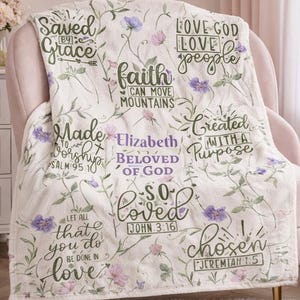 Manta cristiana tejida personalizada, manta de fe "Amado de Dios", manta floral con escrituras, decoración religiosa para el hogar, manta bíblica, regalo familiar