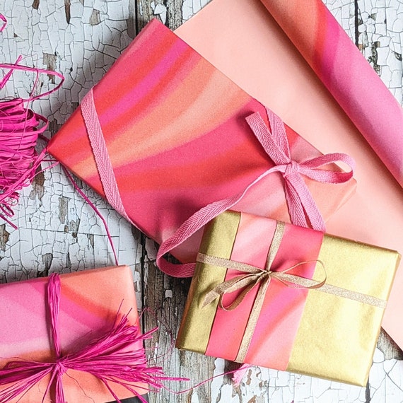 Wavy Golden Line | Gift Wrap Wavy Golden Line | Gift Wrap