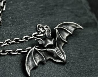 Colgante de murciélago de plata de ley: collar gótico de Halloween