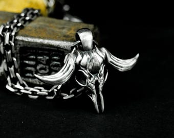 Colgante de calavera de oveja hecho a mano en plata de ley: collar tótem tribal