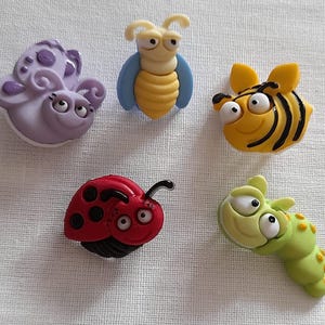 BUG EYED - BOUTONS insectes fantaisie fantaisie, parfaits pour décorer des projets d'artisanat, du scrapbooking, du tricot, du crochet, des enfants, des vêtements
